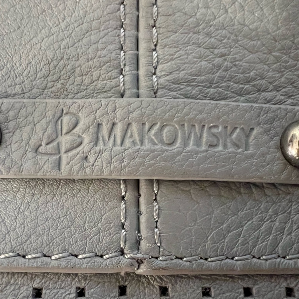 B Makowsky Elegant Gray Hobo Shoulder Bag - Picture 4 of 6